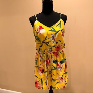 Everly Tropical Print Romper! Size S! Tie waist!